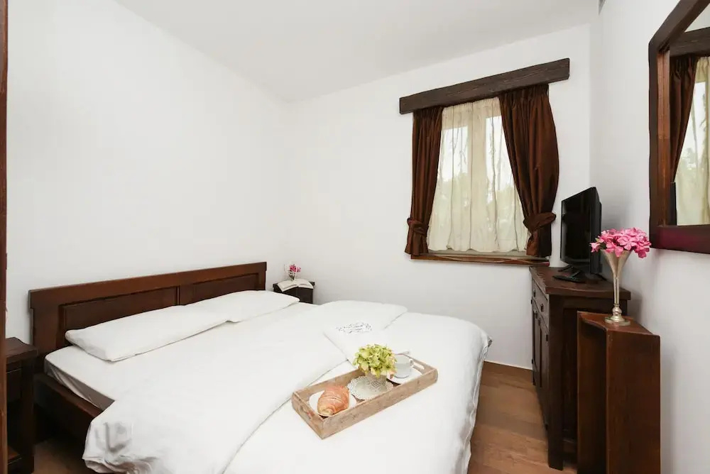 6 Bedrooms Sextuple Villa