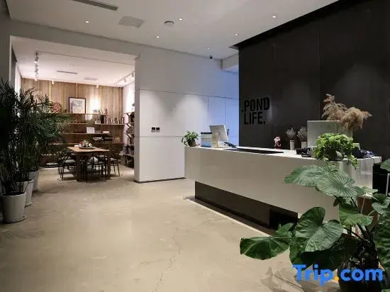 Food & Beverage