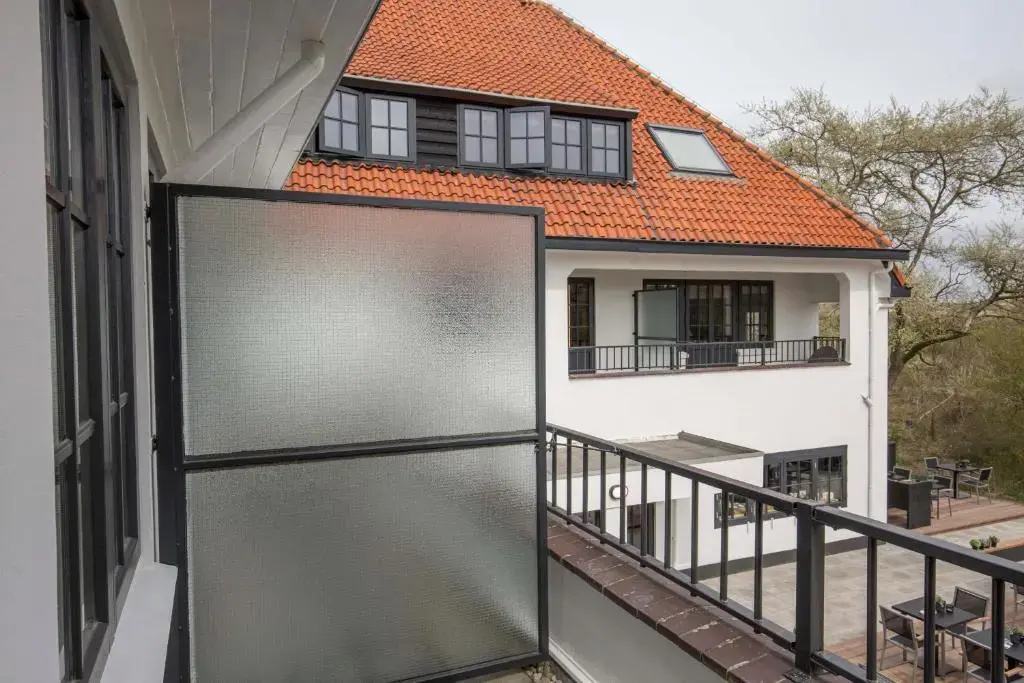 Luxury Double room with balcony (full double bed)