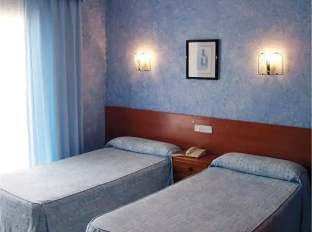 Standard Double room with balcony (full double bed)