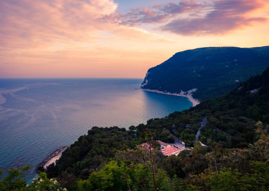 Beach & Waterfront