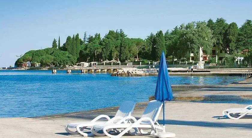 Beach & Waterfront
