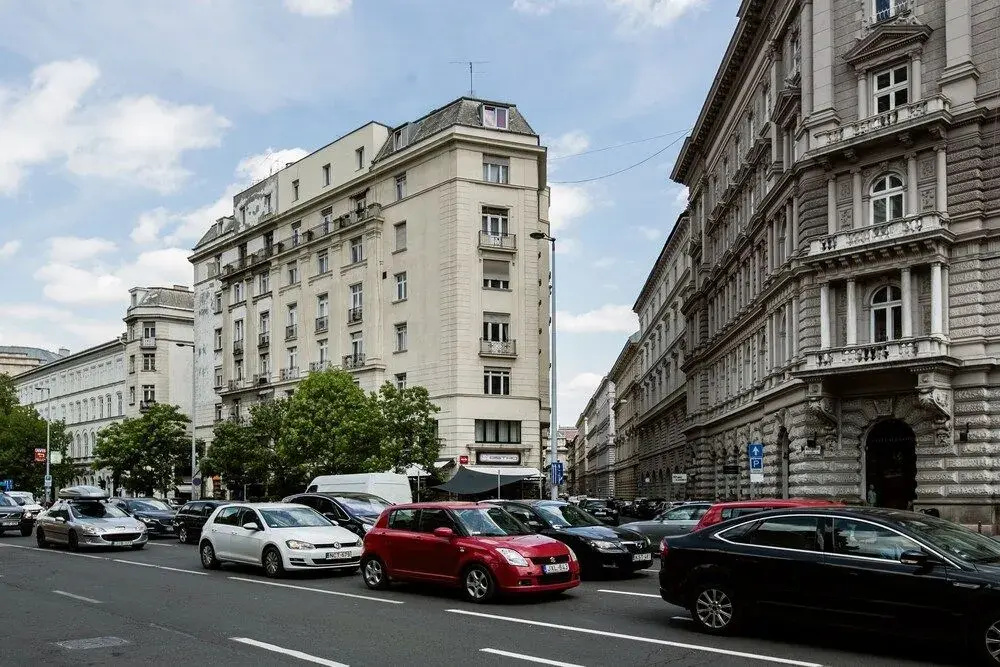 Revay 2 Apartment