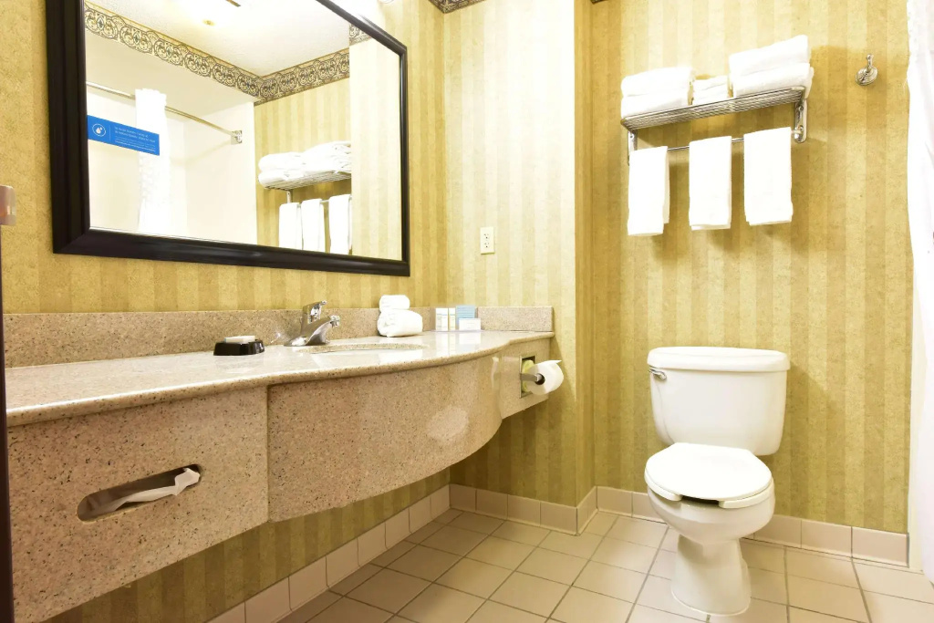 Standard Double room with bay view (full double bed)