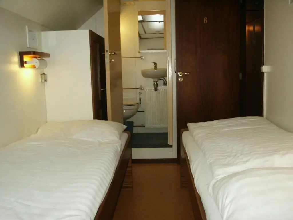 Standard Double room (twin beds)