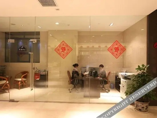 Food & Beverage