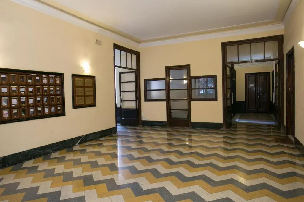 Lobby & Reception