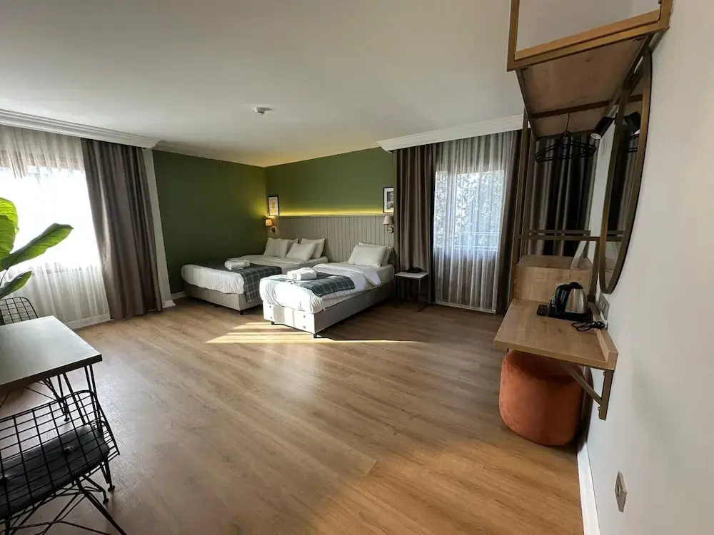 Standard Triple room with balcony and with city view