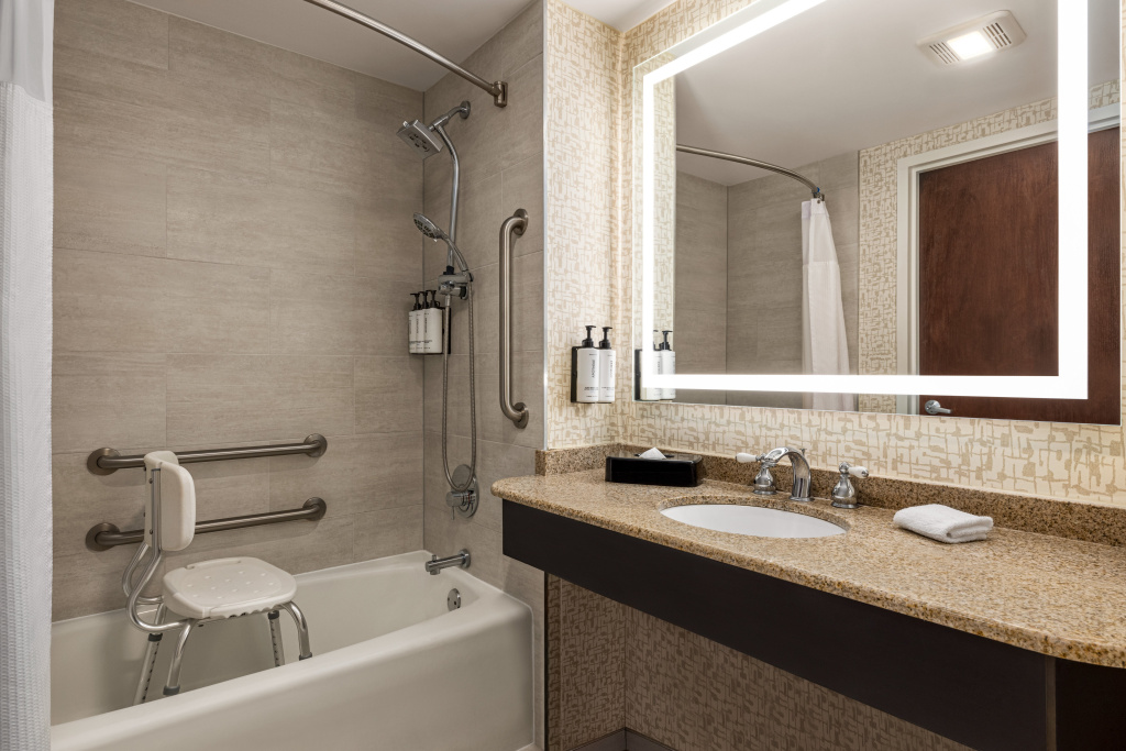 Crowne Plaza Edison by IHG - Général