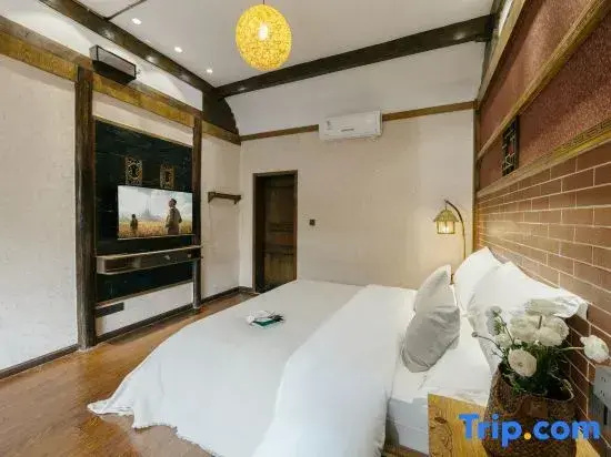Economy Suite