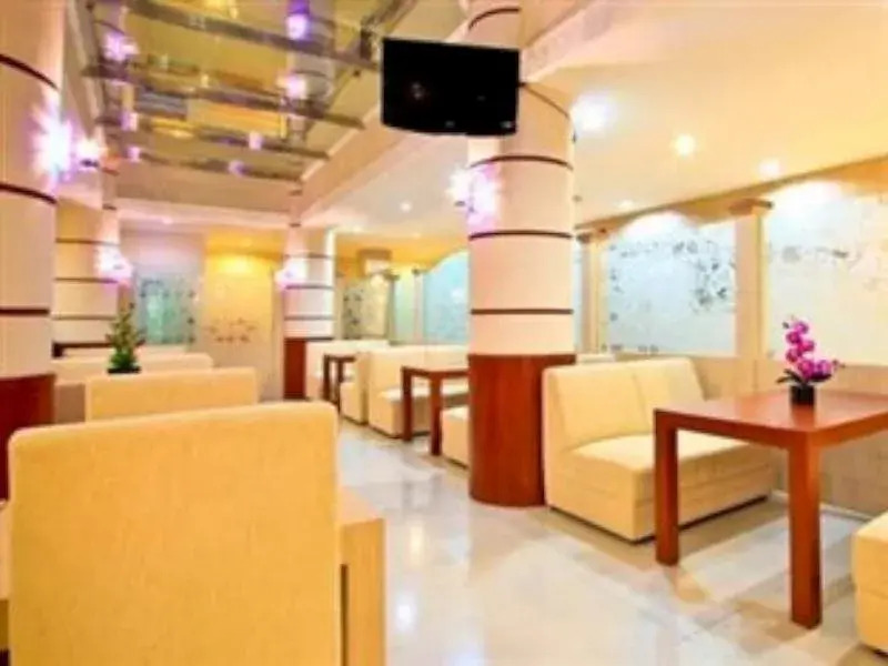 Marina Hotel — фото 2