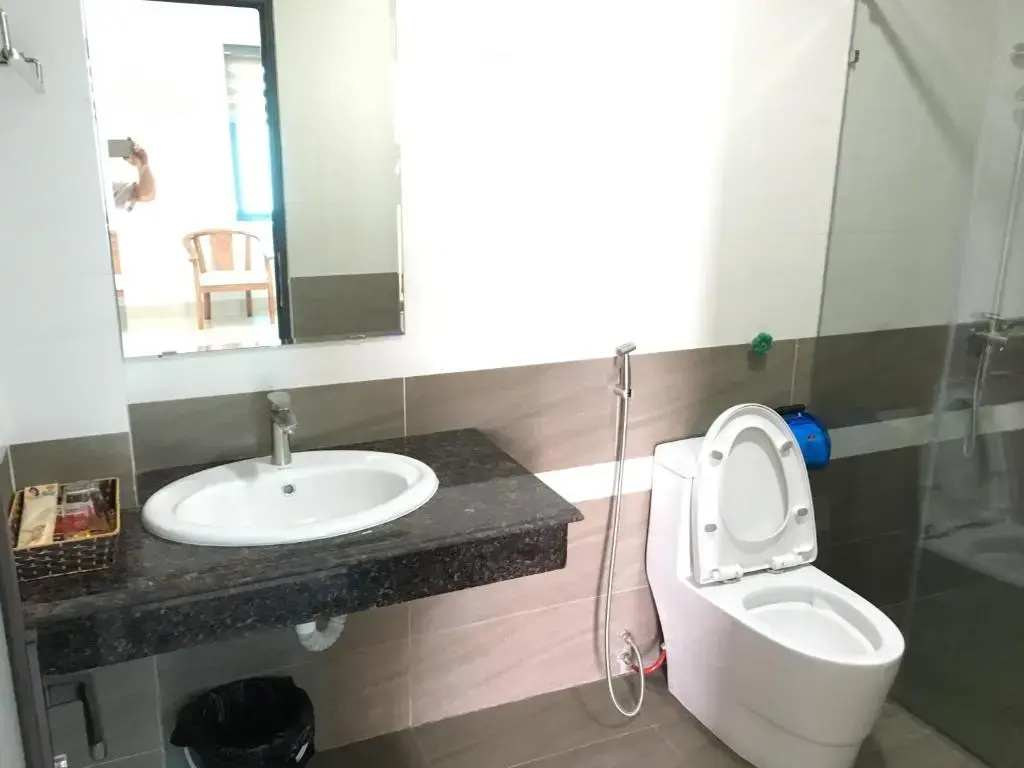 Deluxe Double room with city view (full double bed)