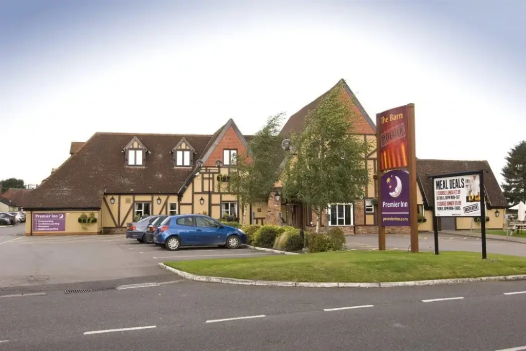 Premier Inn Solihull (Hockley Heath, M42) - фото 42
