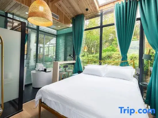Deluxe Double room (full double bed)