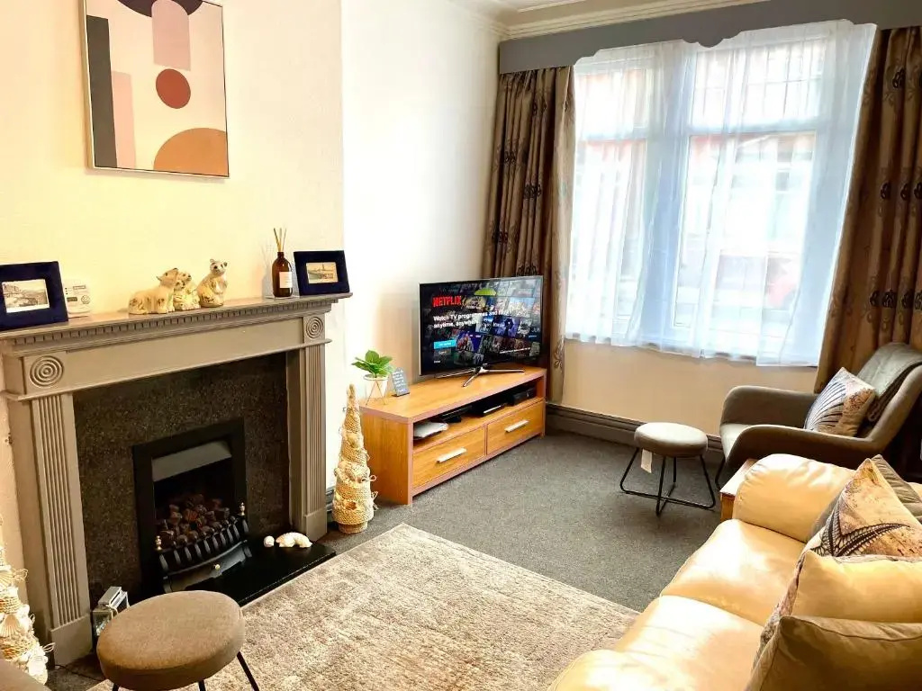 Blackpool Holiday Home with free parking and a private patio garden