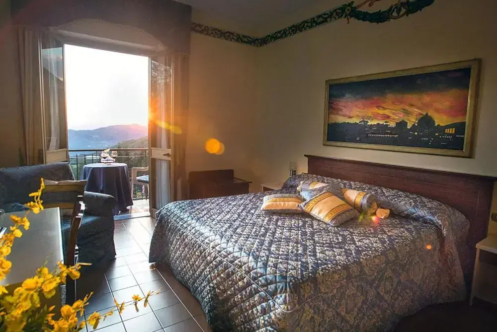 Standard Double room with balcony (full double bed)