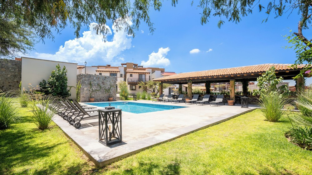 Private Hot Tub - 2BR in Nueva Escondida