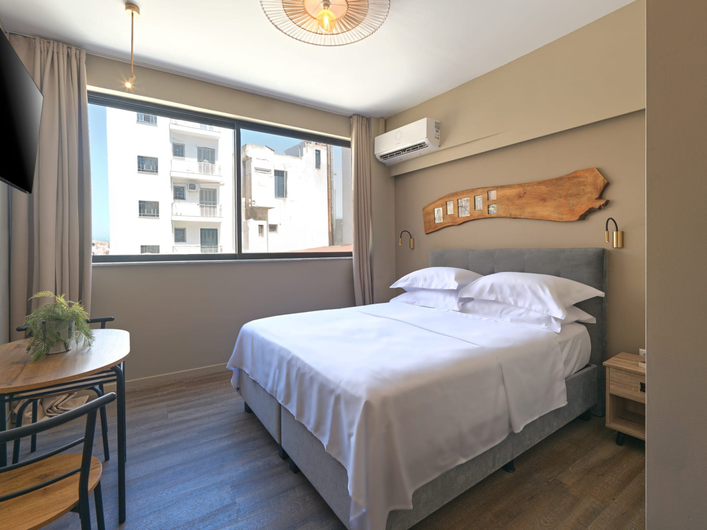 Deluxe Double Studio (full double bed)