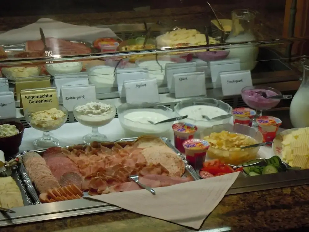 Food & Beverage