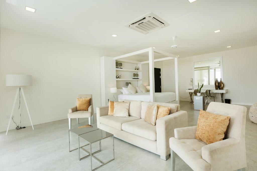 Green Turtle Villa By The Serendipity Collection