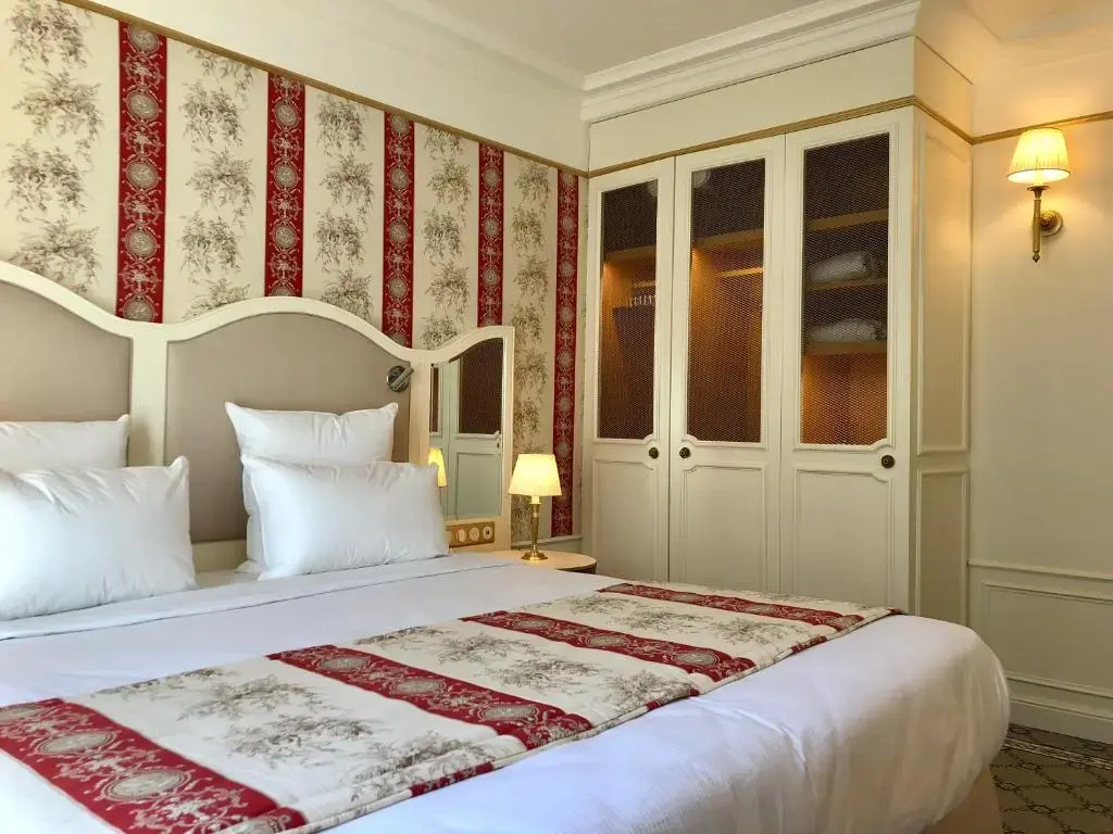 Superior Double room (full double bed)