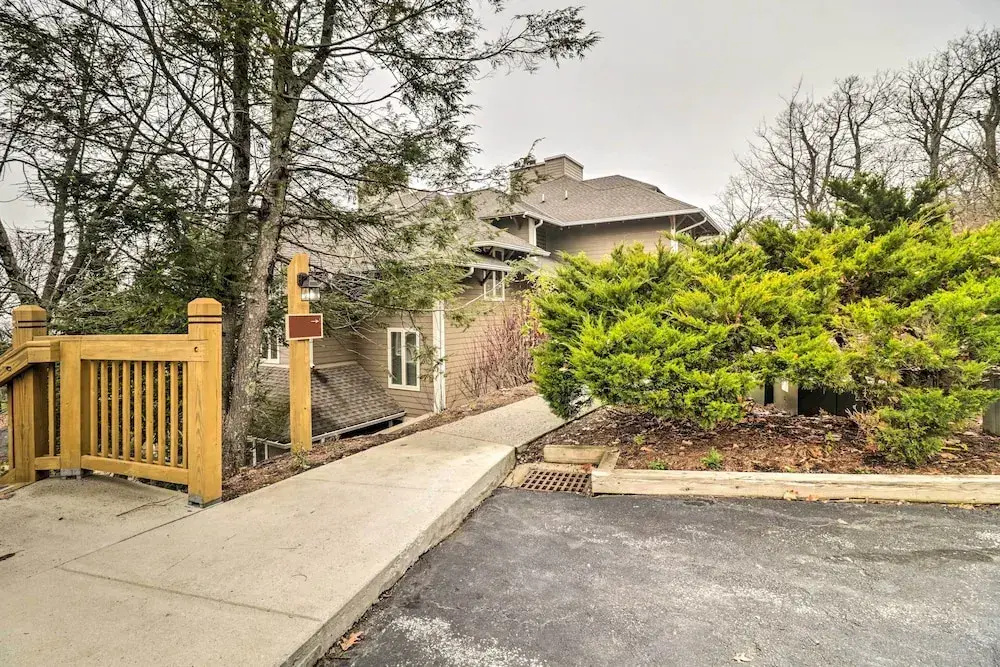Wintergreen Resort Retreat w/ Skiing Access!
