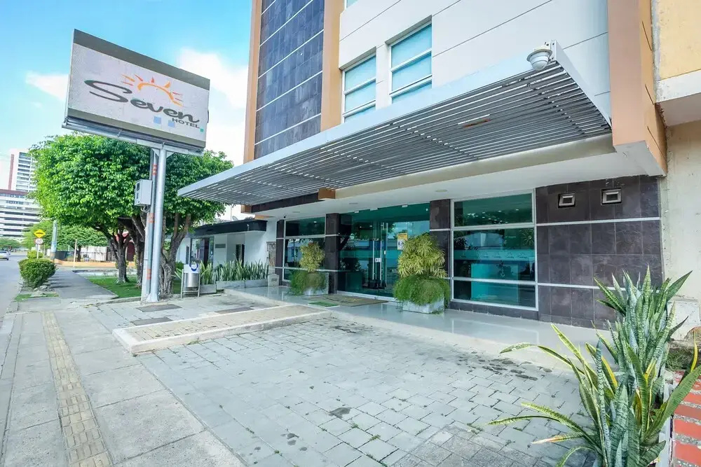 Hotel Ayenda Seven