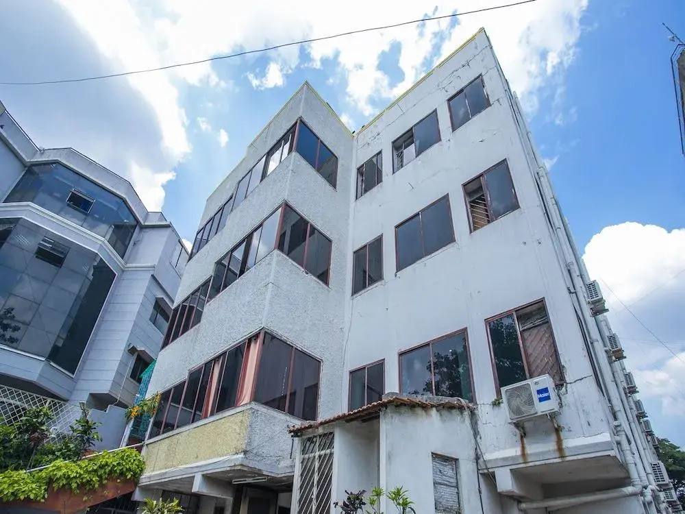 OYO 18544 Amm Residency