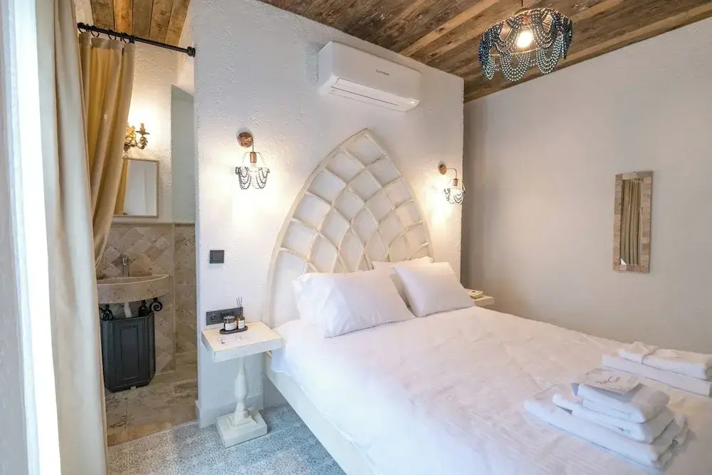 Economy room