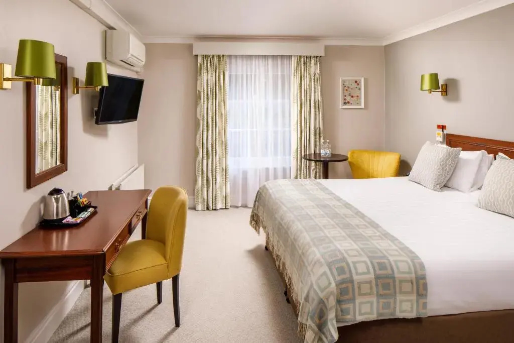 Mercure Gloucester Bowden Hall Hotel - Tap to explore photos