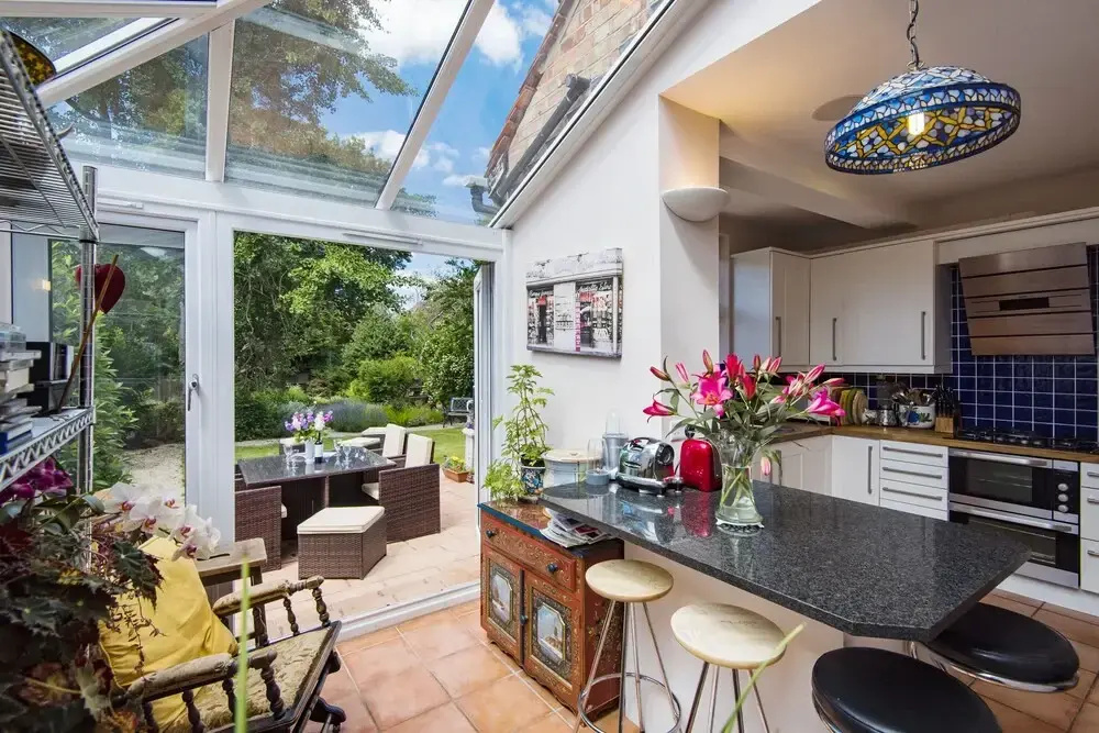 Vintage Twickenham Home By The River Thames