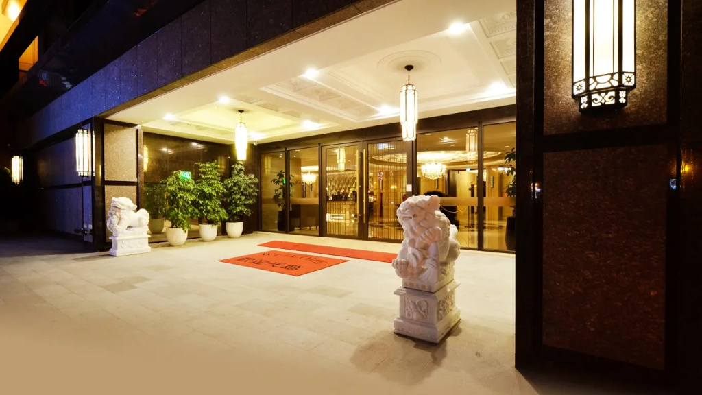 Grand City Hotel - фото 2