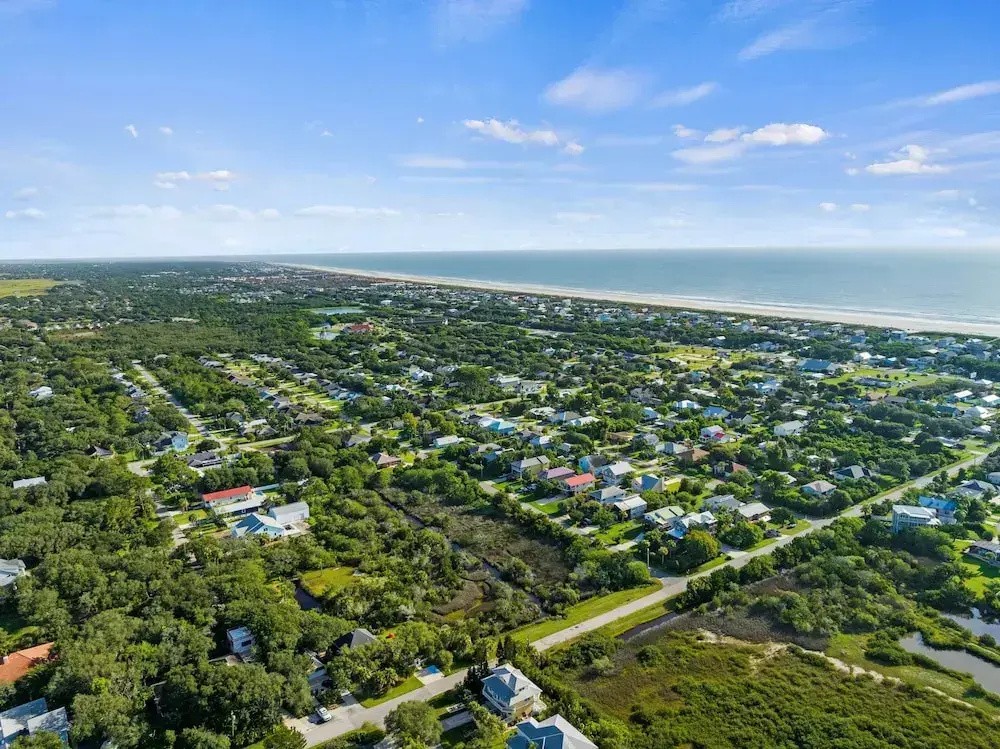 < 1 Mi to Butler Beach! Group Escape w/ Hot Tub