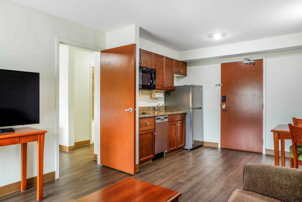 Days Inn & Suites by Wyndham Sherwood Park Edmonton - фото 21