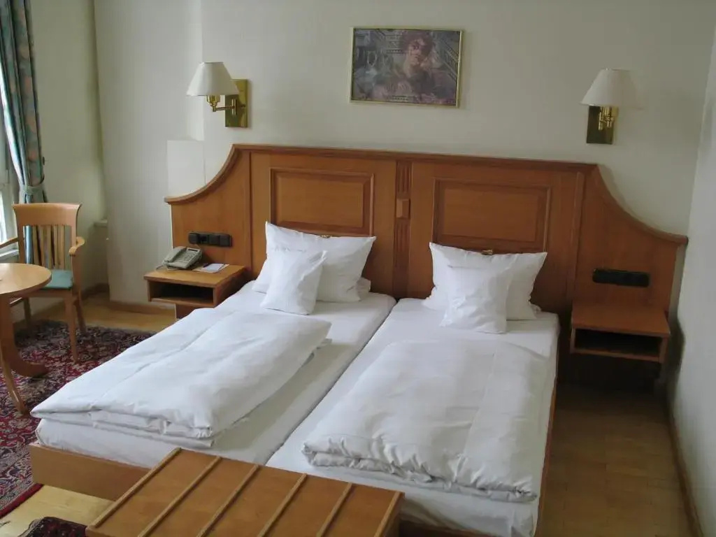 Römischer Kaiser - Chambres
