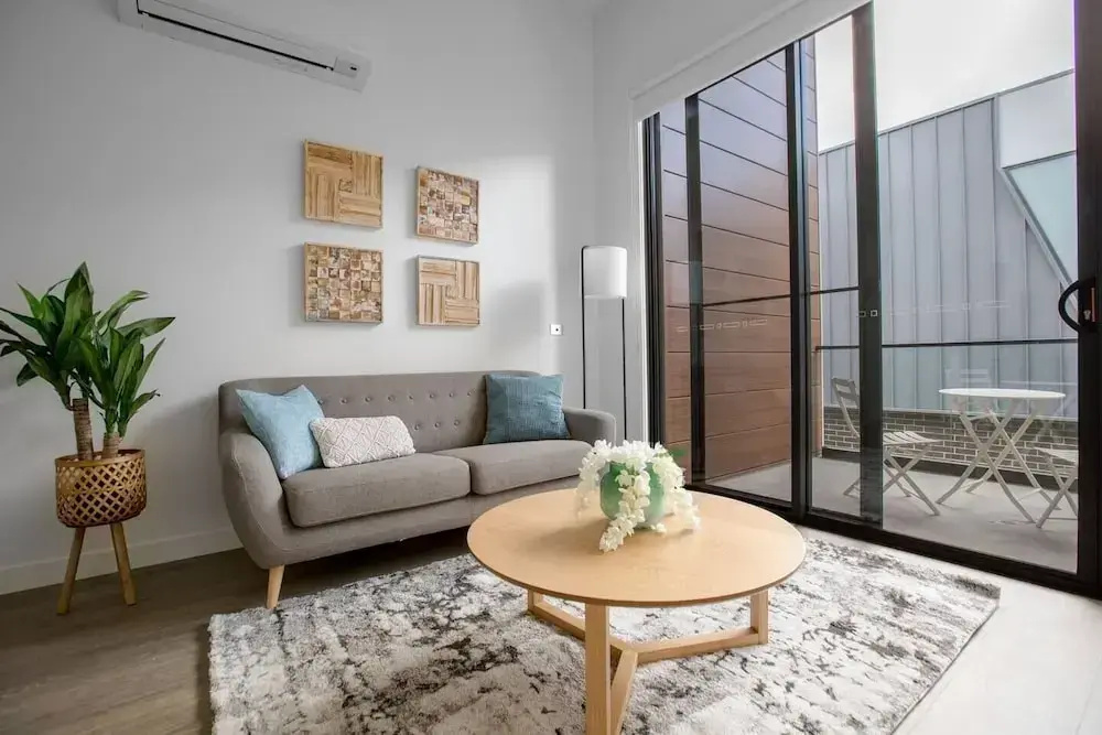 Elegant Stylish Living@mooneeponds Wifi/parking - фото 6