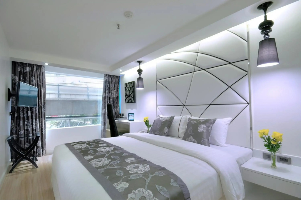 Отель Sukhumvit Suites — фото