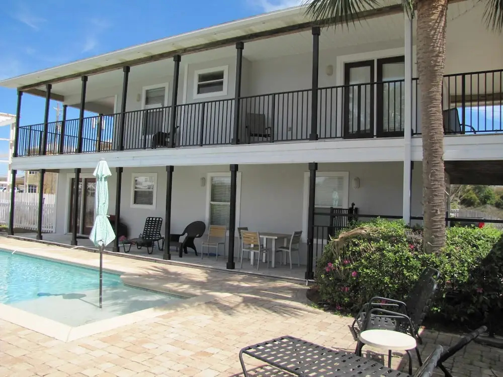 Windancer Cottages by Crystal Waters