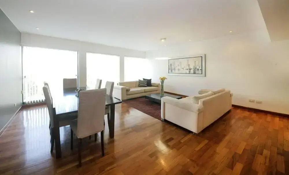 Great Location Walking Distance to Larcomar and Wong