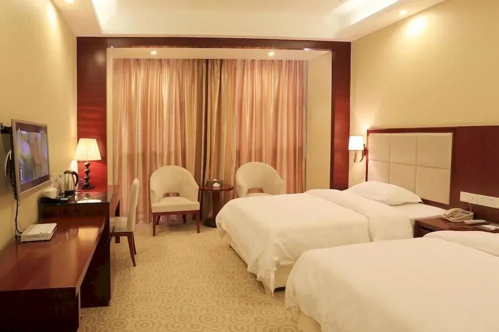 Chongzuo Tianhu Hotel - фото 2