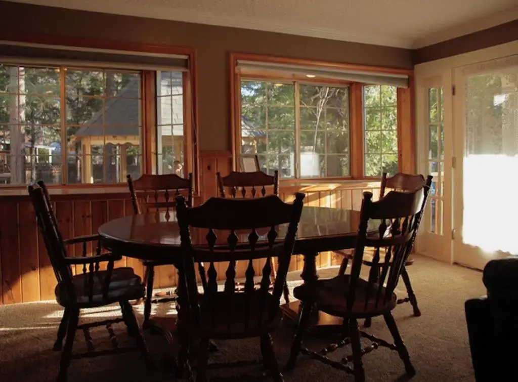 2 Bedrooms Chalet