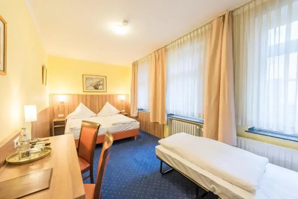 Triple room