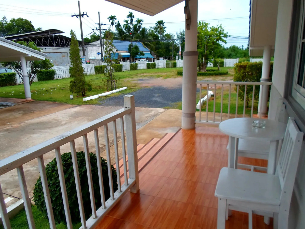 Balcony & Terrace