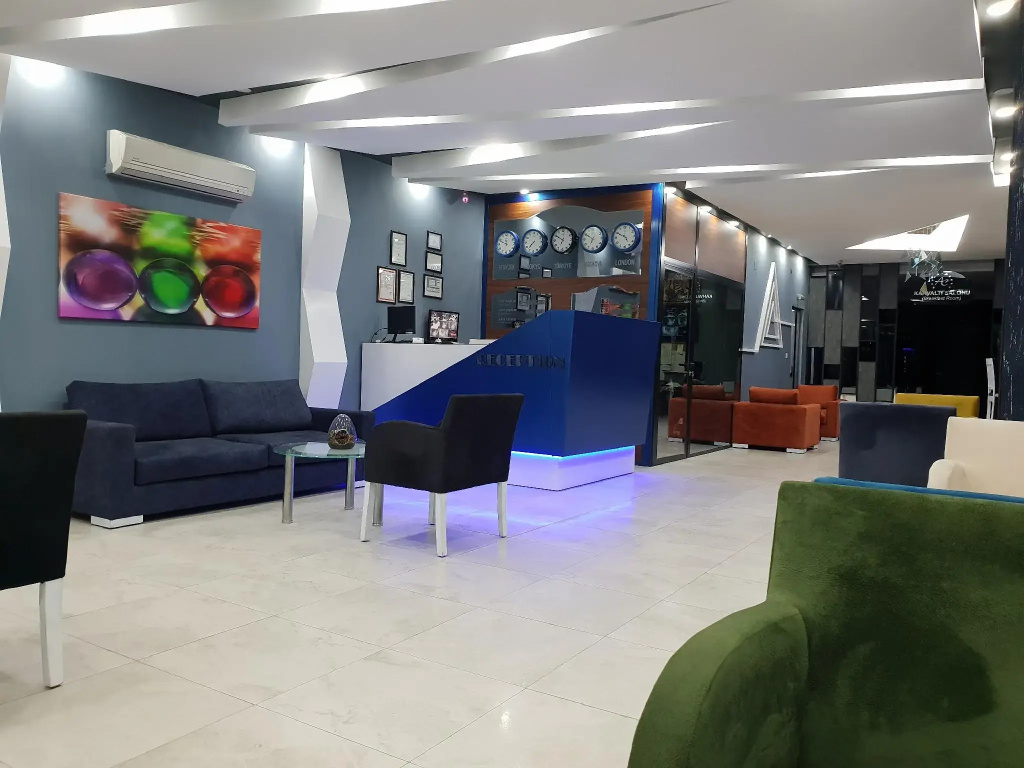 Lobby & Reception