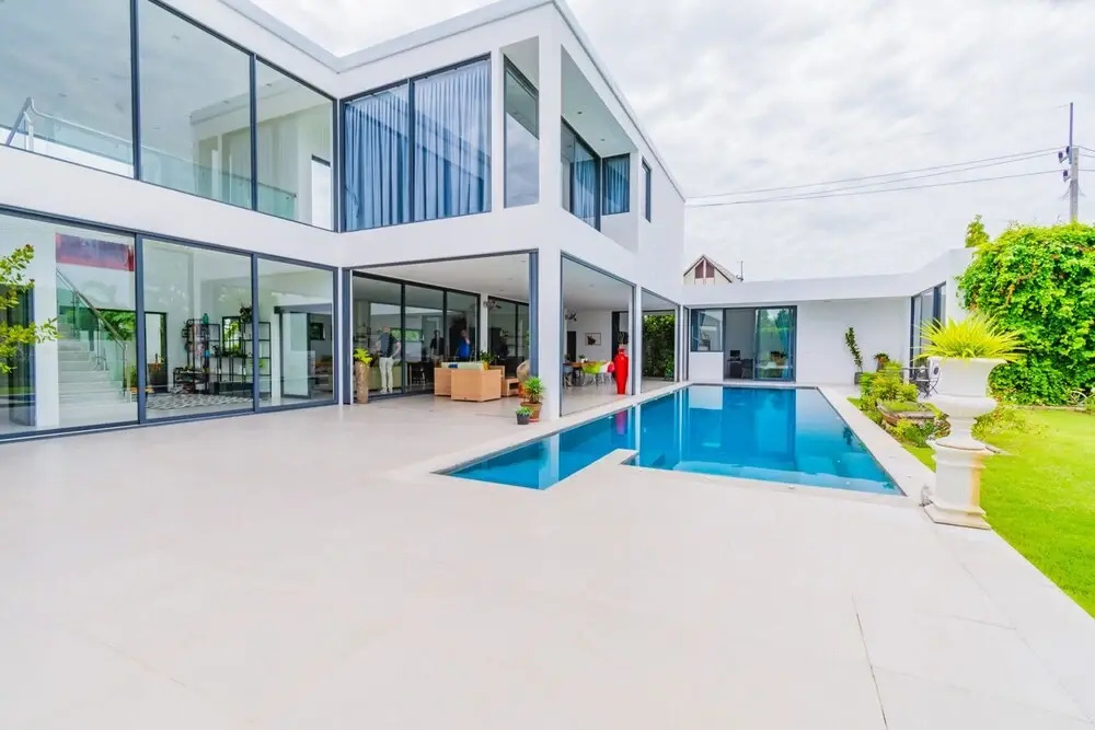 Modern 4 Bedroom Resort Pool Villa LL110