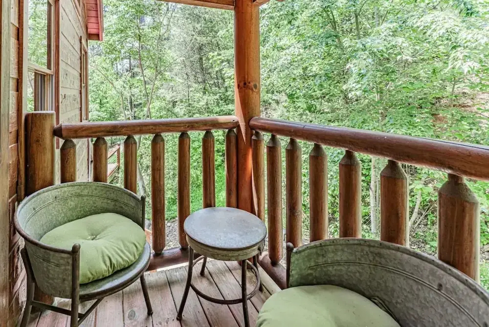 Powdermill Hill Cabin 3 Bedroom Cabin by RedAwning