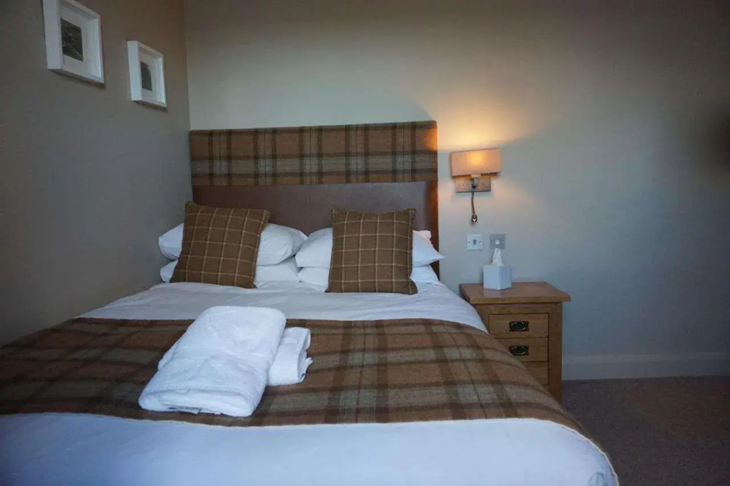 Lochside hotel