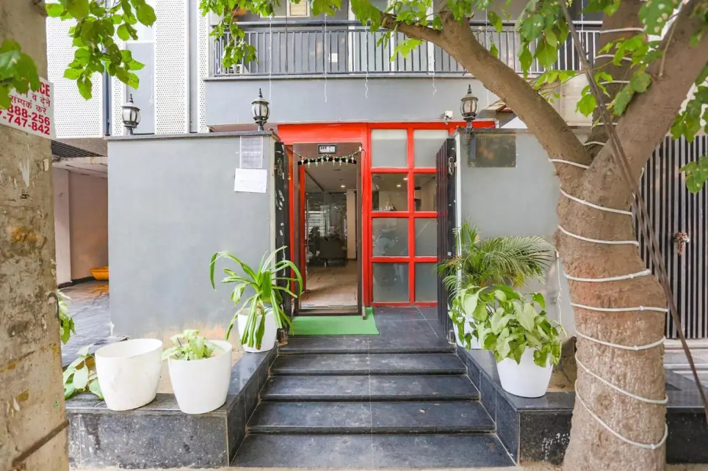 FabHotel Roseman