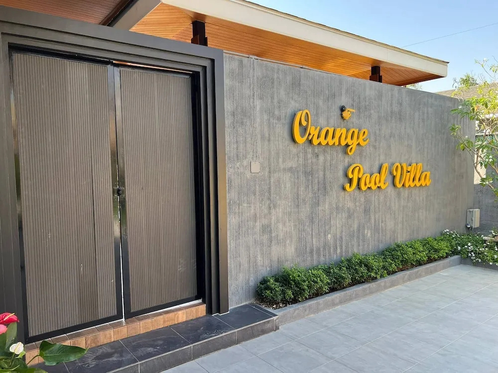 Orange Private Pool Villa, Near Cham Am Beach