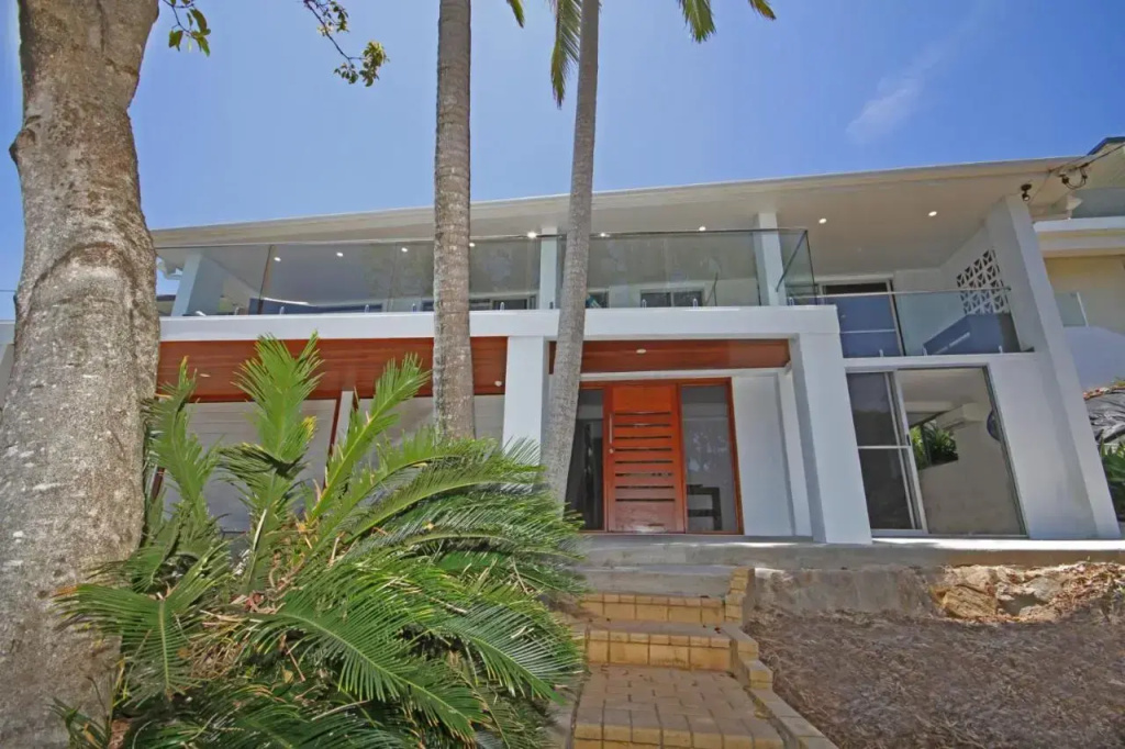 10 Barra Crescent, Coolum Beach
